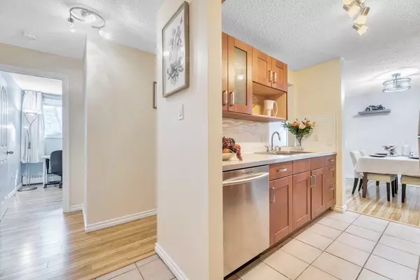 Calgary, AB T3C 3T9,550 Westwood DR SW #113
