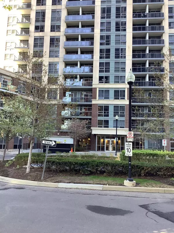 Toronto W08, ON M9A 0A1,1 Michael Power PL #1801