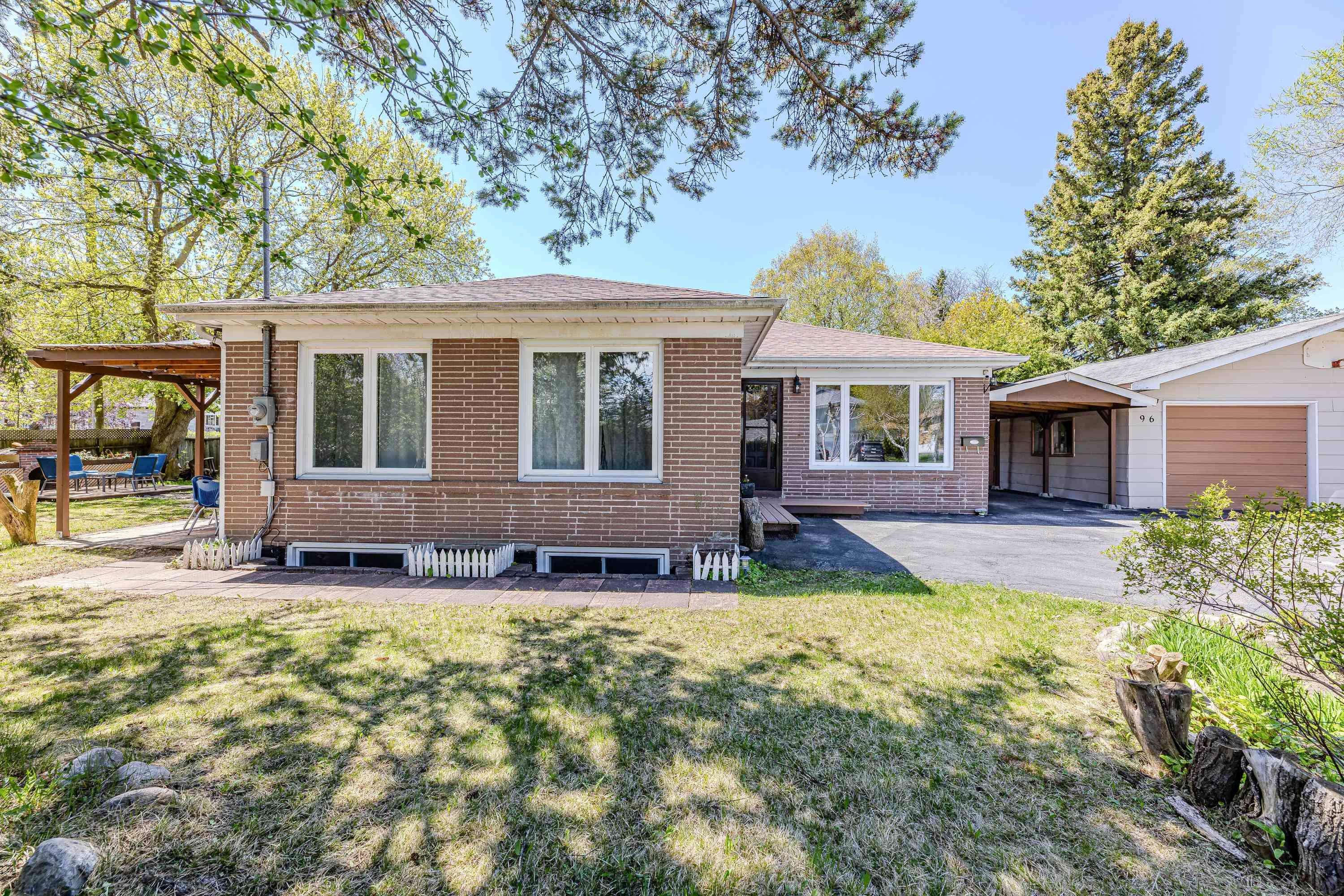 Richmond Hill, ON L4C 3J8,96 Talmage AVE