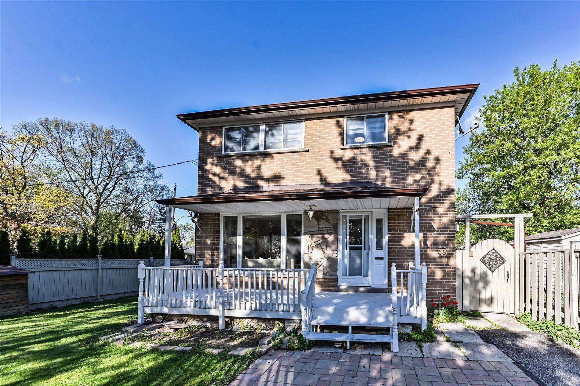 Toronto C14, ON M2N 4H4,38 Logandale RD