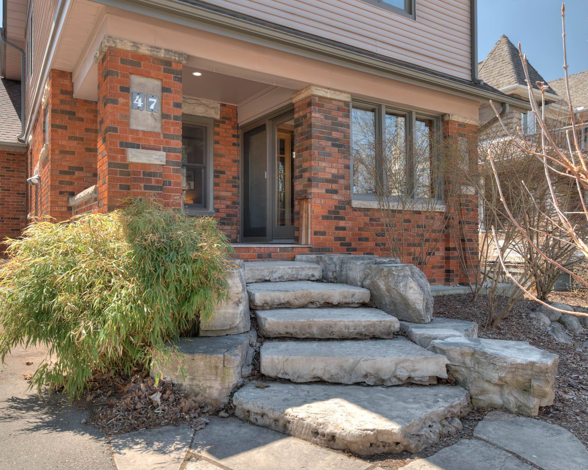 Kitchener, ON N2H 3P9,47 Mary ST