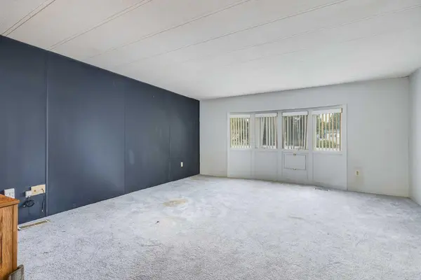 6724 17 AVE SE #40, Calgary, AB T2A 0W5