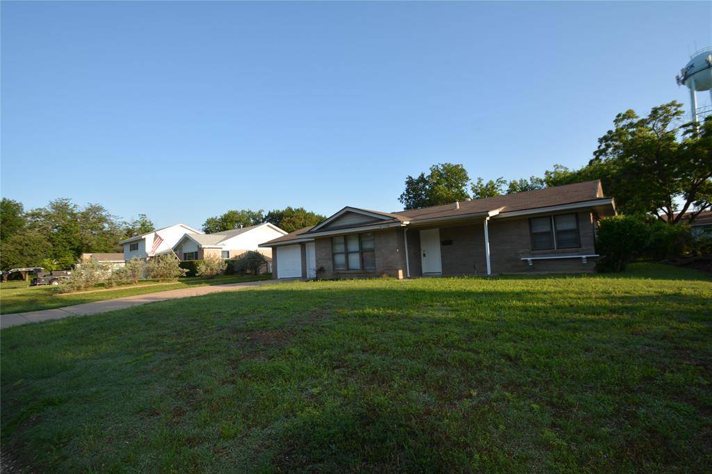 8108 Redwood Drive, Benbrook, TX 76116