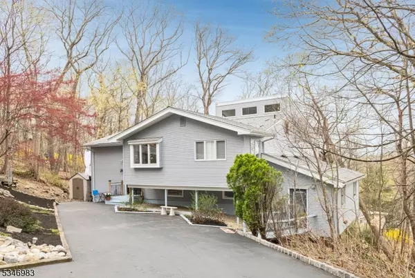 128 Cupsaw Ave, Ringwood Boro, NJ 07456