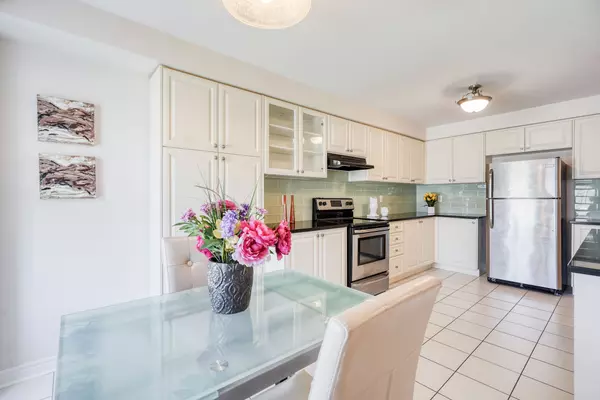 Toronto E04, ON M1P 2X1,1035 Ellesmere RD