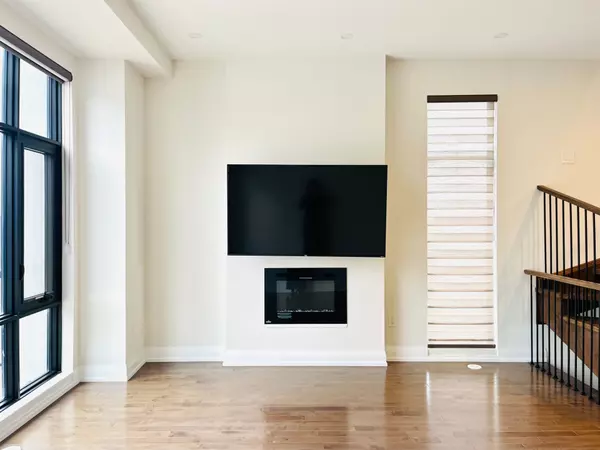 Richmond Hill, ON L4C 5S9,9601 Bathurst ST