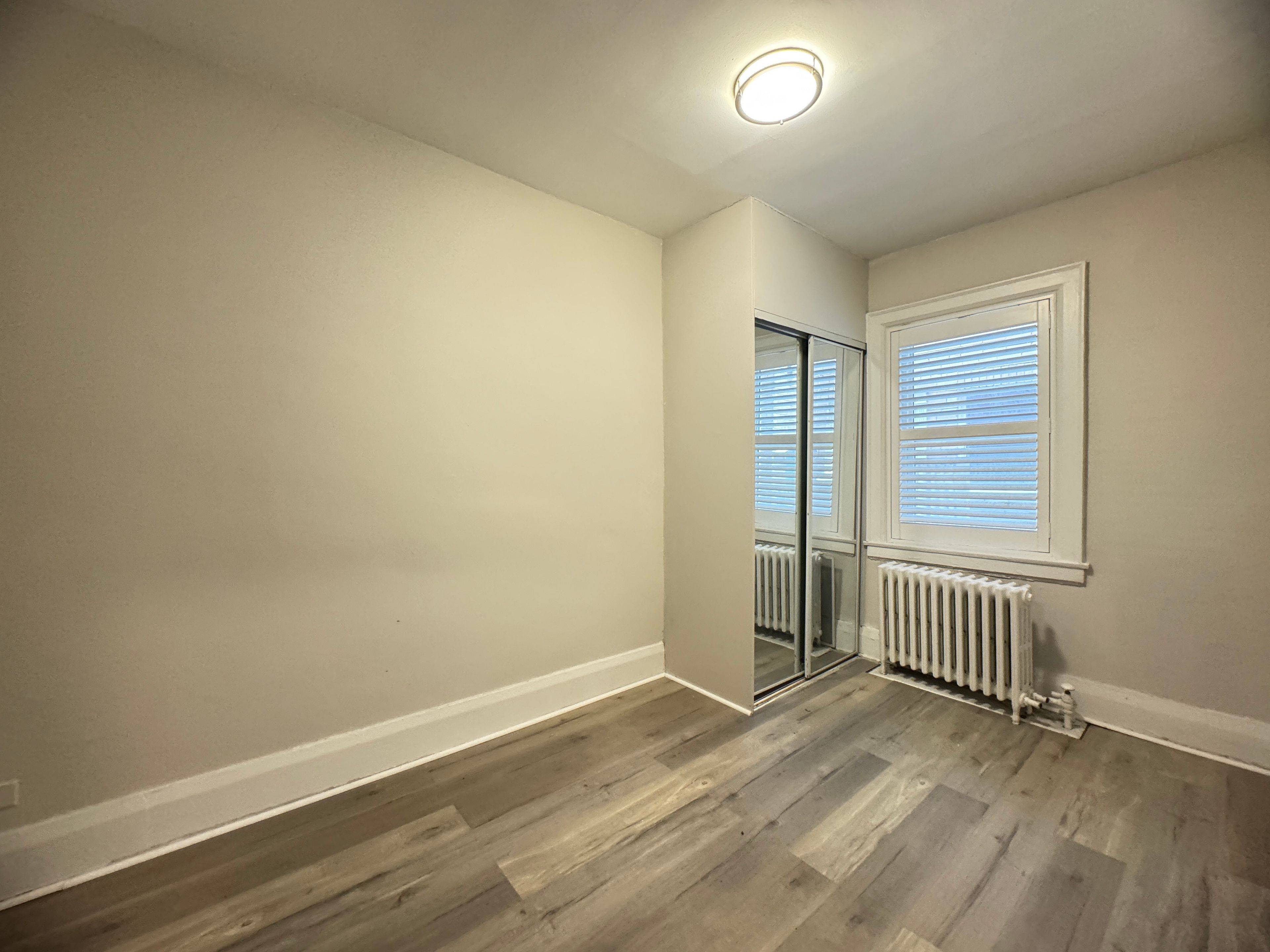 Toronto E03, ON M4K 2R1,846 Broadview AVE #2