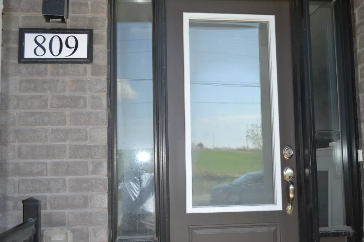 Oshawa, ON L1K 3G4,809 Conlin Rd RD E