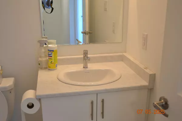 Oshawa, ON L1K 3G4,809 Conlin Rd RD E