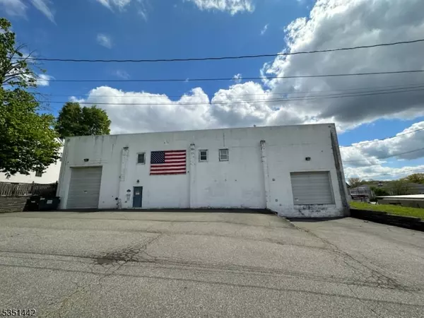 2 Beatty St, Dover Town, NJ 07801