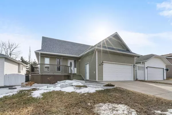 16 Bruns RD,  Lacombe,  AB T4L 1N9