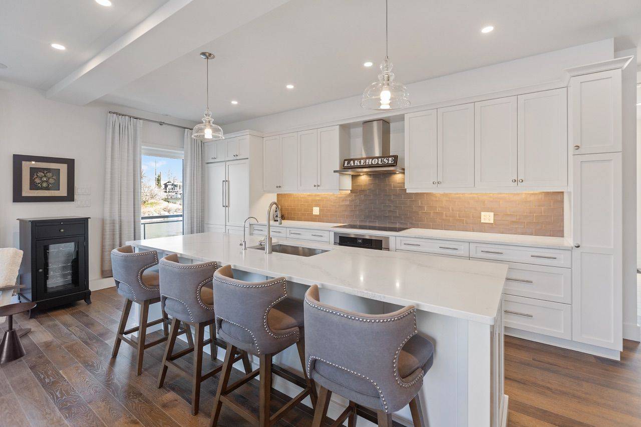 Muskoka Lakes, ON P0B 1J0,97D Joseph ST #206