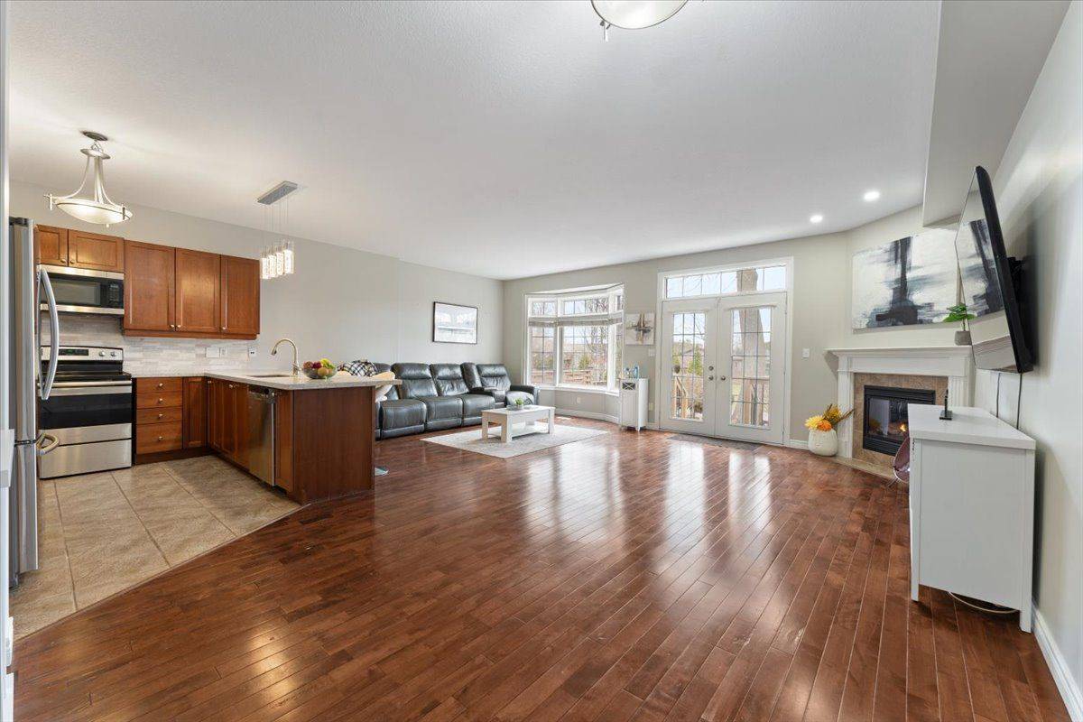 Hamilton, ON L8B 0L3,27 Sunnycroft CT