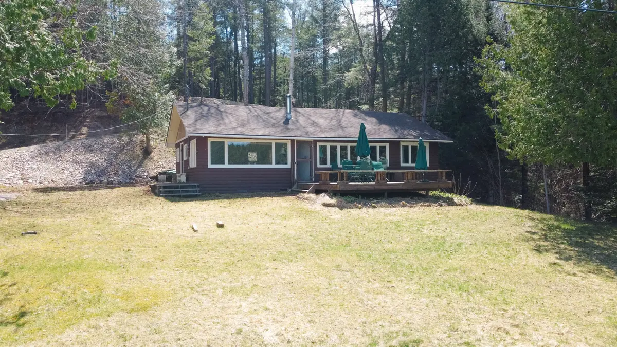 Papineau-cameron, ON P0H 1V0,295 Neault RD