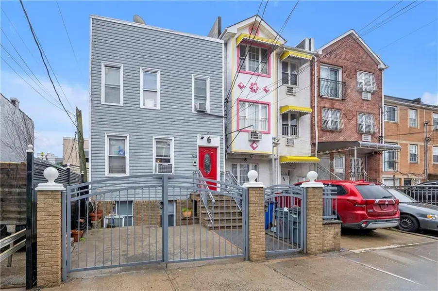 90 Louisiana AVE, Brooklyn, NY 11207