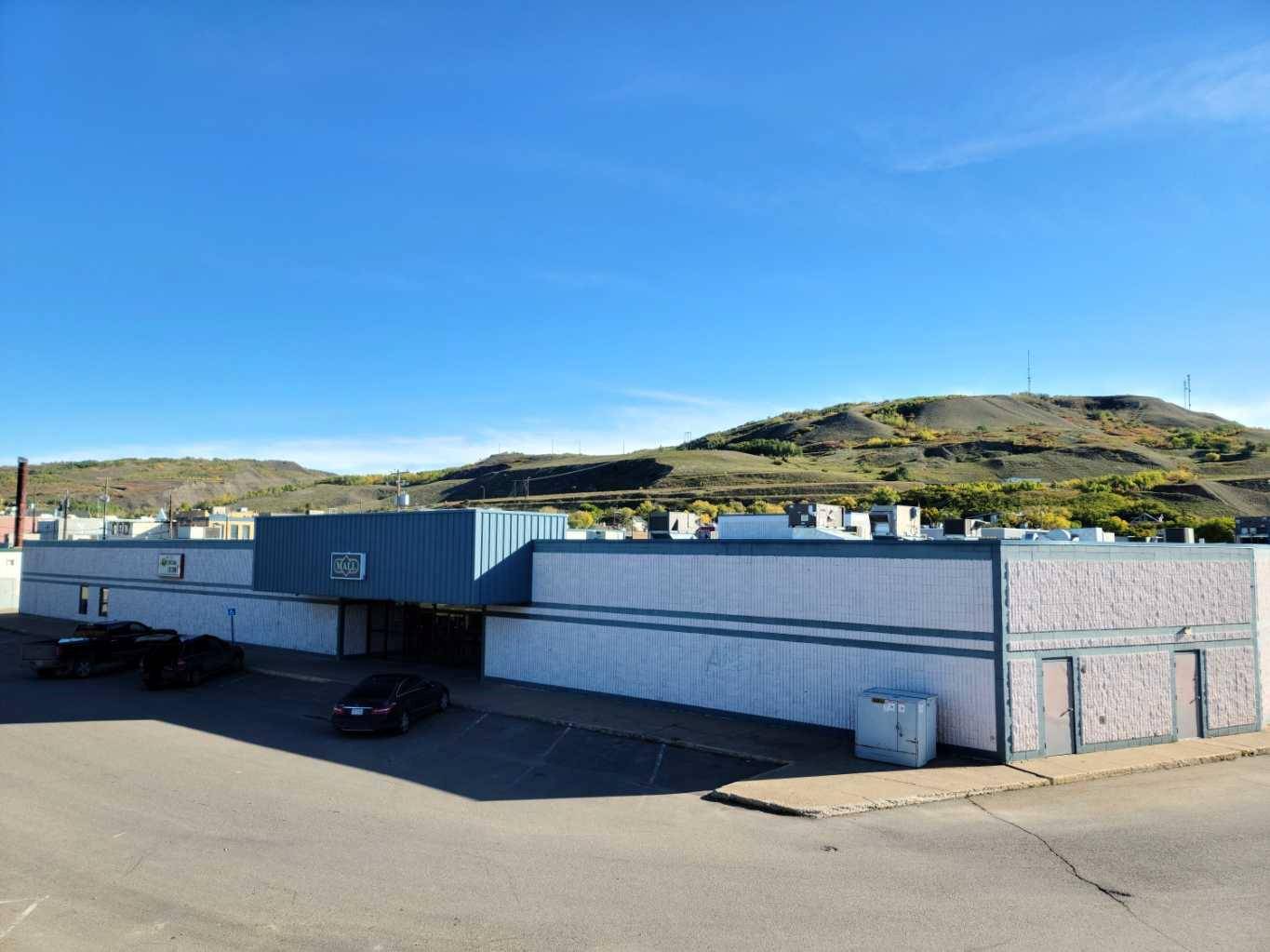 Peace River, AB T8S 1S8,10122 100 ST