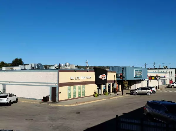 10122 100 ST, Peace River, AB T8S 1S8