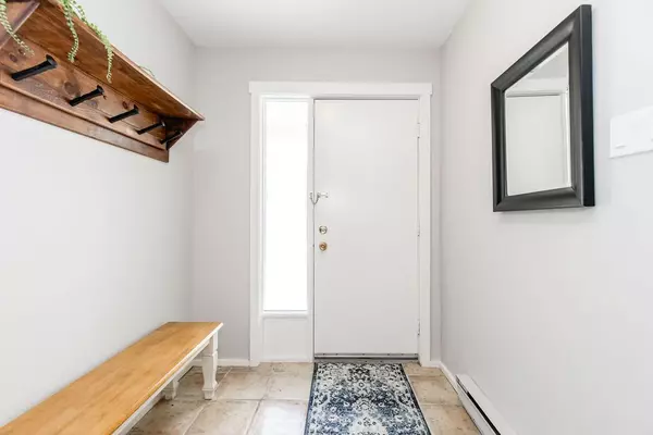 Collingwood, ON L9Y 5B4,214 Escarpment CRES #31