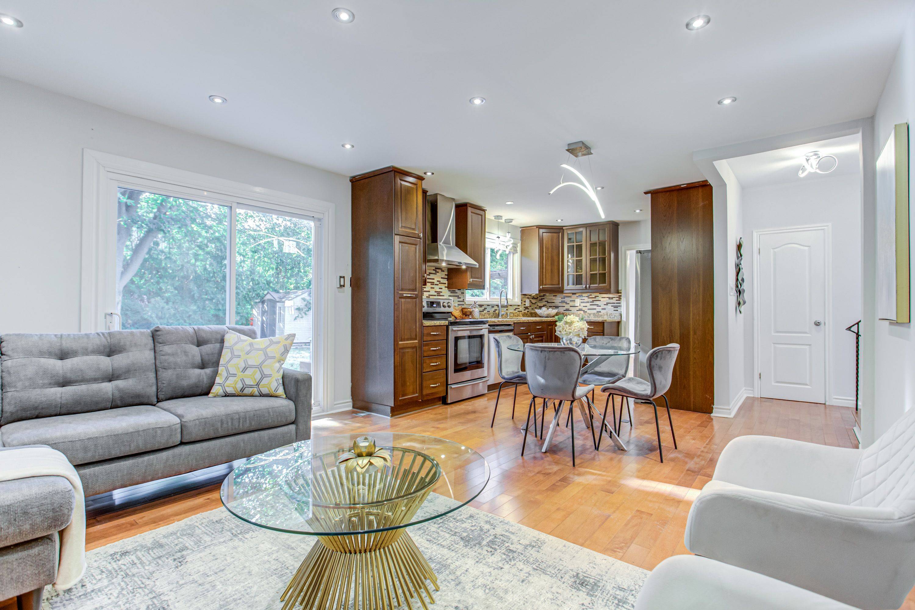 Toronto C14, ON M2M 2W9,18 Arran CRES #Main Unit