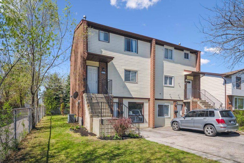 Waterloo, ON N2K 2H7,421 Bairstow CRES #A