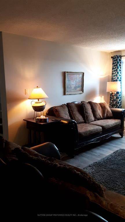 London South, ON N5Z 4Y1,739 Deveron CRES #208