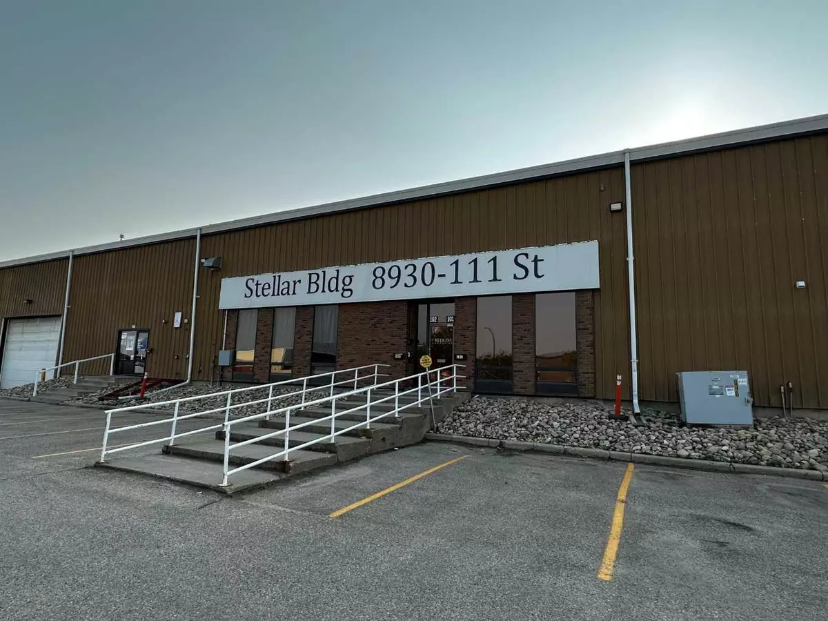 Grande Prairie, AB T8V 4W1,8930 111 ST #104