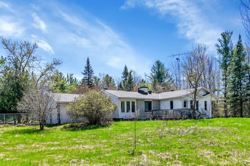 Carp - Huntley Ward, ON K0A 1L0,135 Manion RD