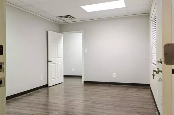 Saginaw, TX 76179,425 S Hampshire Street #200