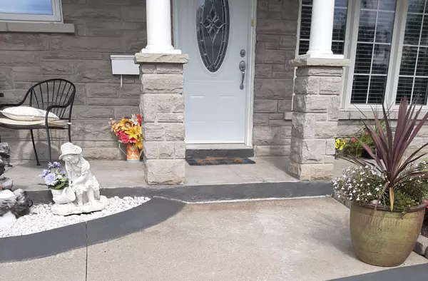 Brampton, ON L6W 2V9,15 Castlemore DR