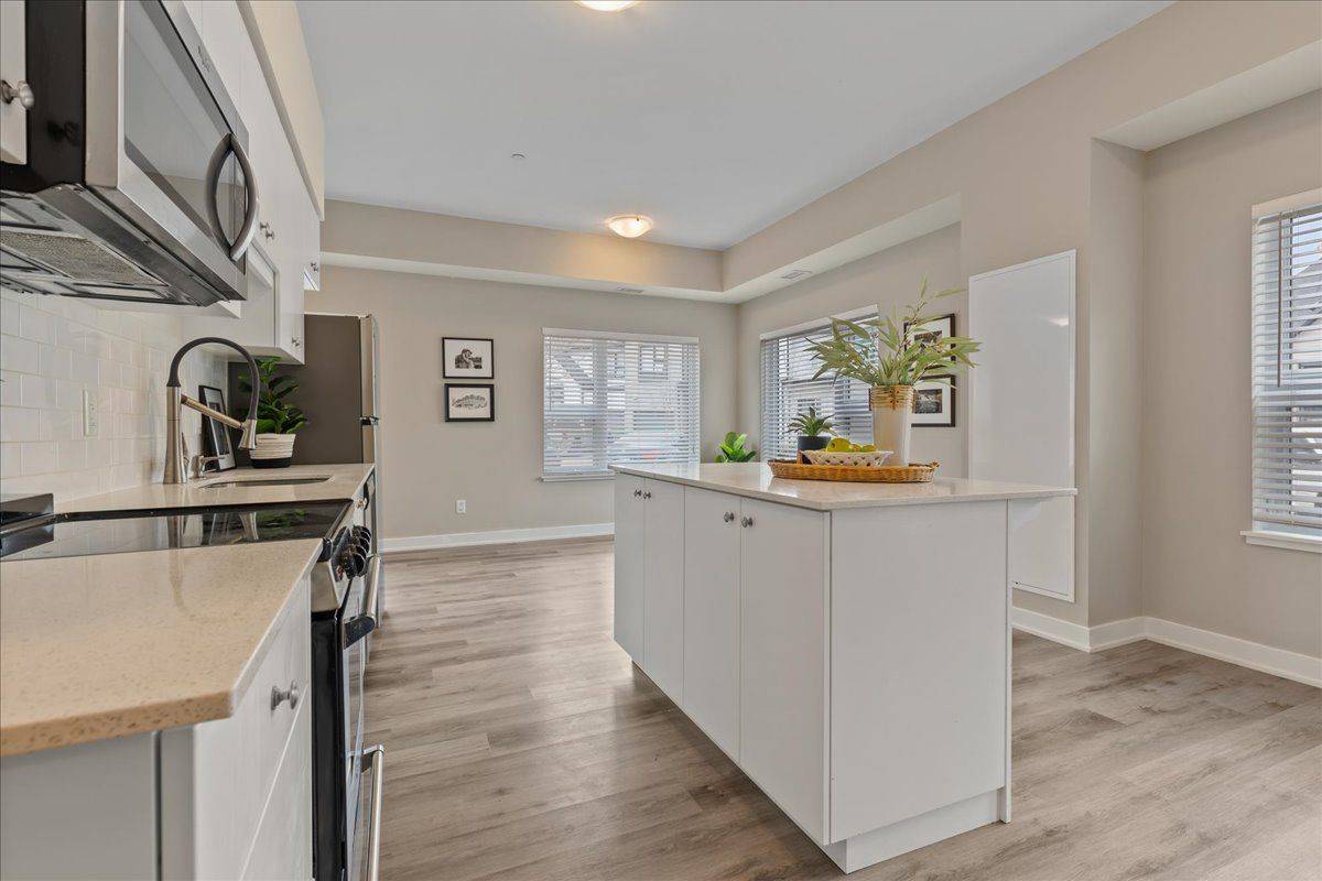 Kitchener, ON N2A 0K9,110 Fergus AVE #103