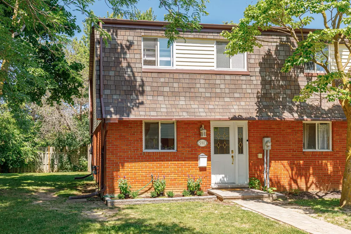 Collingwood, ON L9Y 4C1,592 Tenth ST