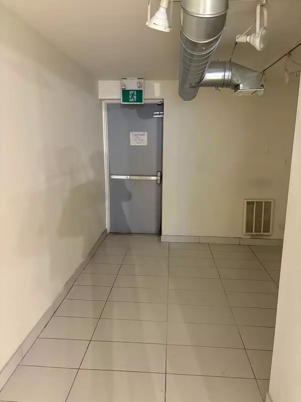 Toronto C10, ON M4P 2H6,2507 Yonge ST