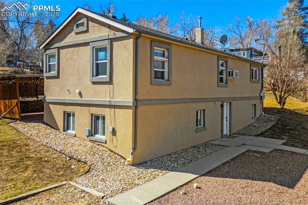 102 W Brookside ST, Colorado Springs, CO 80905