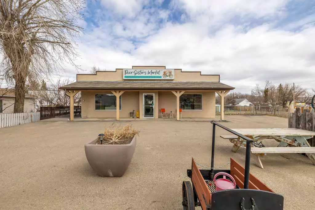 Drumheller, AB T0J 2V0,32 2 AVE South