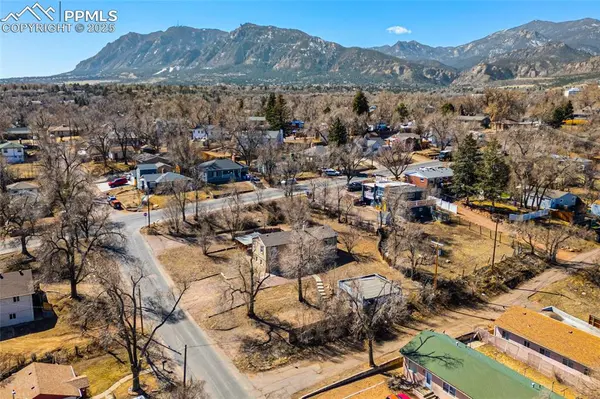 102 W Brookside ST, Colorado Springs, CO 80905