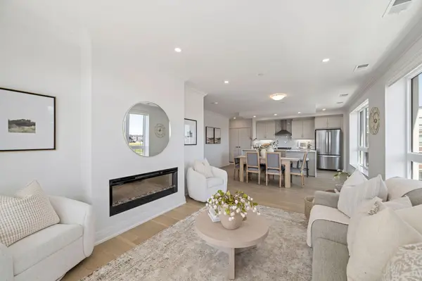 1975 Fountain Grass DR #304, London South, ON N6K 0M3