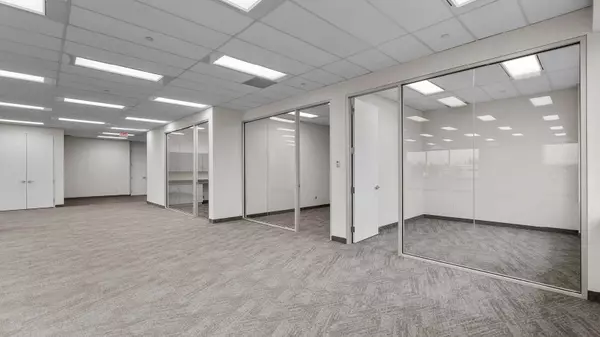 Oakville, ON L6H 6P8,2315 Bristol CIR #200A