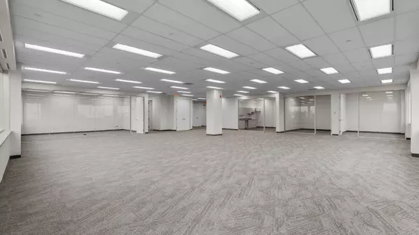 Oakville, ON L6H 6P8,2315 Bristol CIR #202
