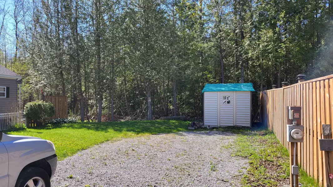 53 Horseshoe CIR, Georgina, ON L0E 1N0
