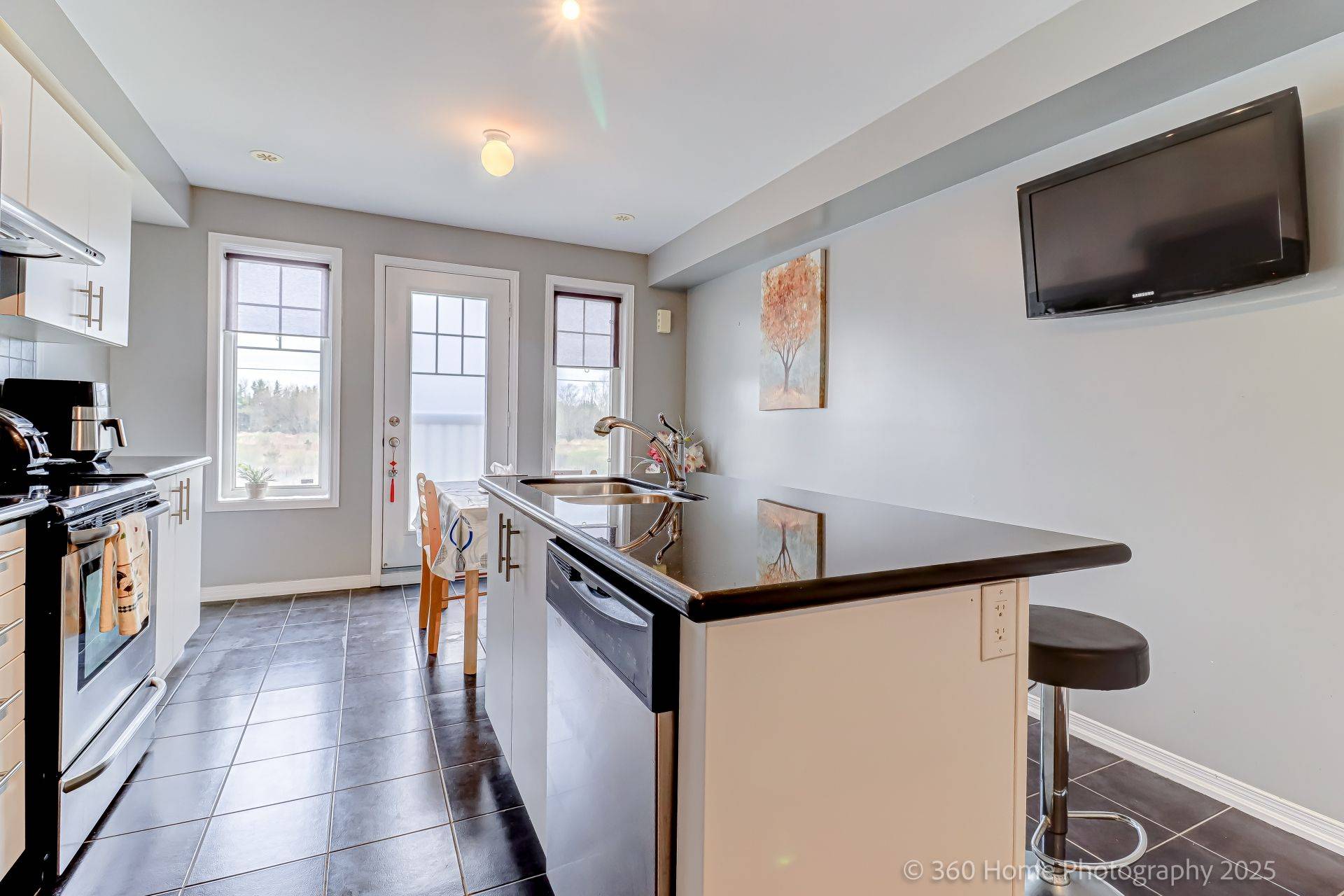 Markham, ON L6C 0N3,5293 Major Mackenzie DR E