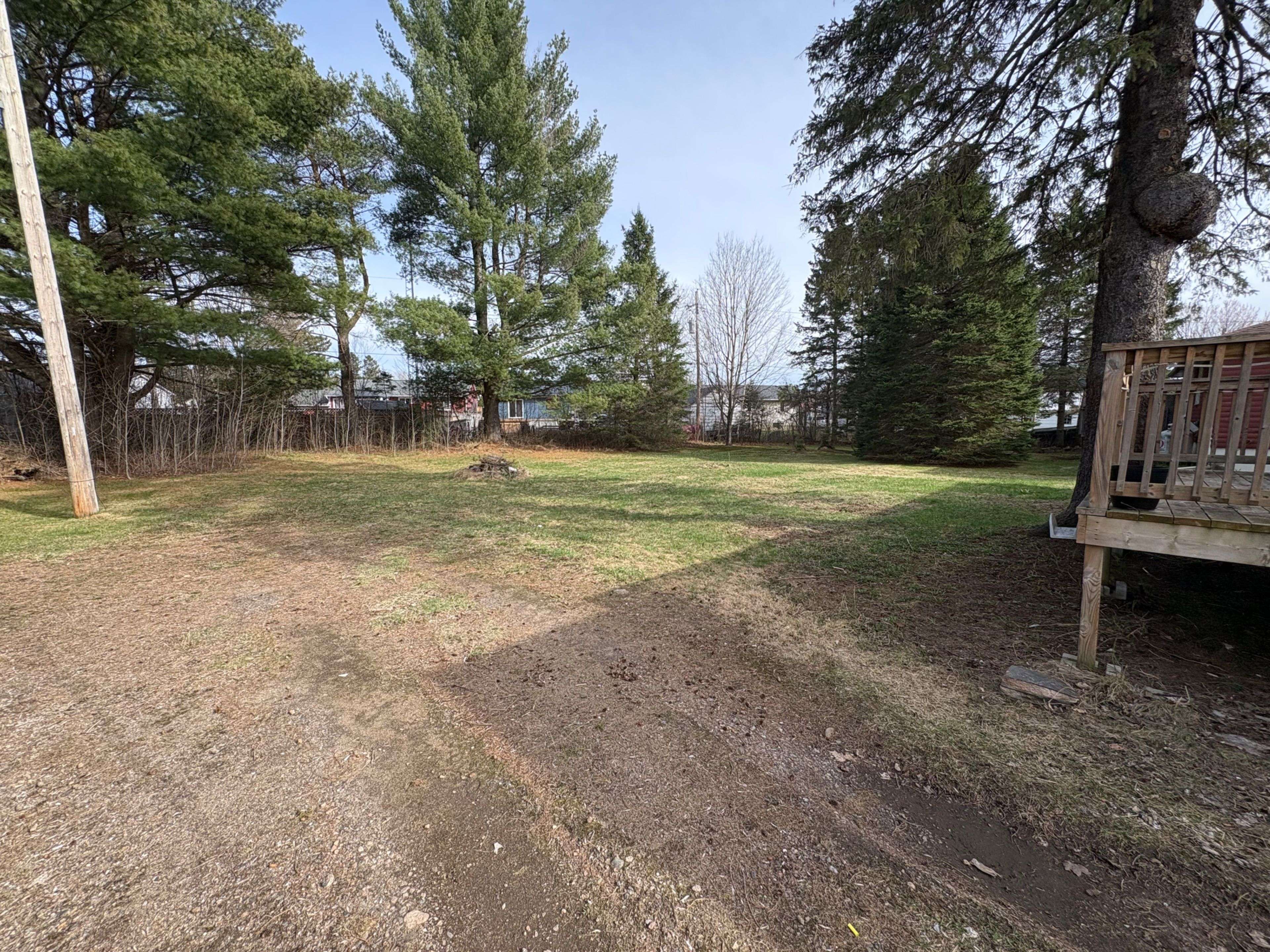 Highlands East, ON K0L 1M0,37 Sprucedale ST