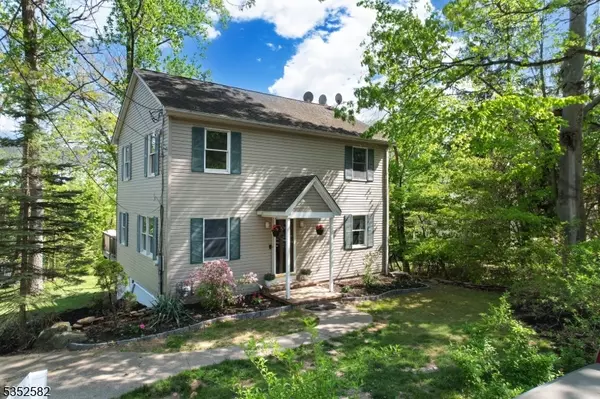 1 Beechwood Ter, Green Brook Twp., NJ 08812