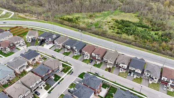 Hamilton, ON L8B 1W9,229 Agro ST