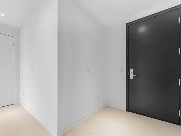 Toronto C01, ON M5G 0C1,488 University AVE #5202