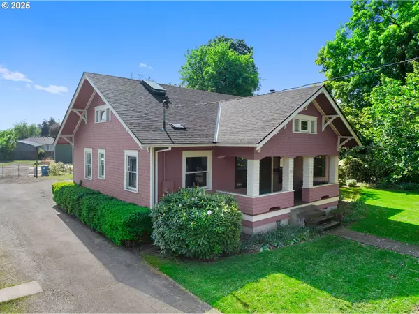 682 S SETTLEMIER AVE, Woodburn, OR 97071