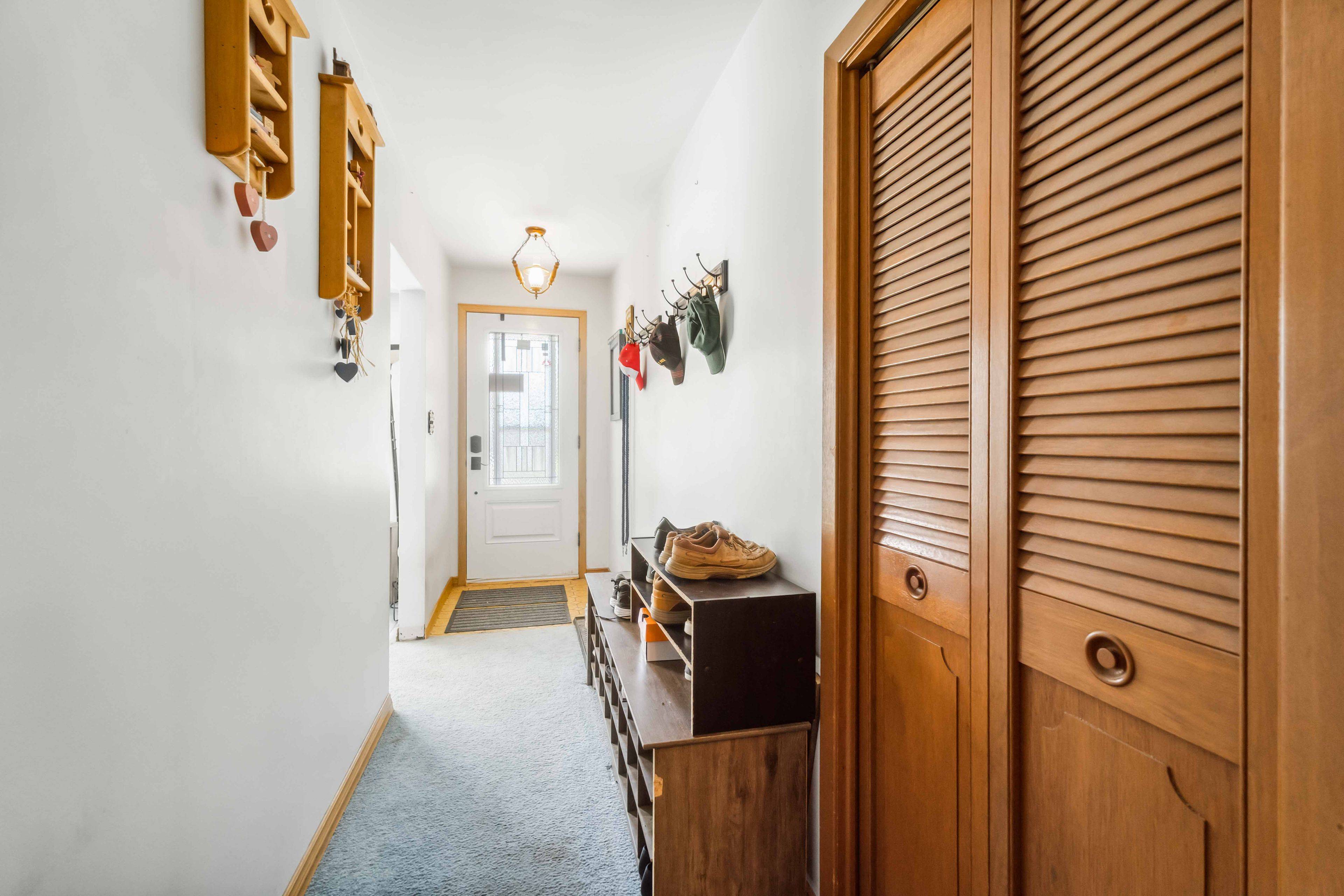 Niagara Falls, ON L2E 5Z3,6579 Crawford ST