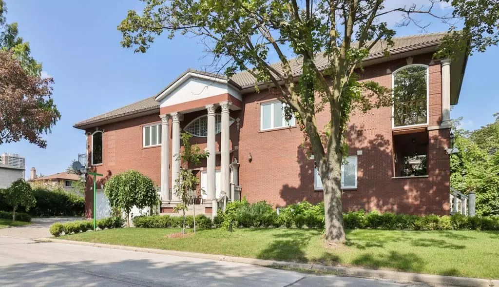 Toronto C07, ON M2M 1L4,116 Goulding AVE