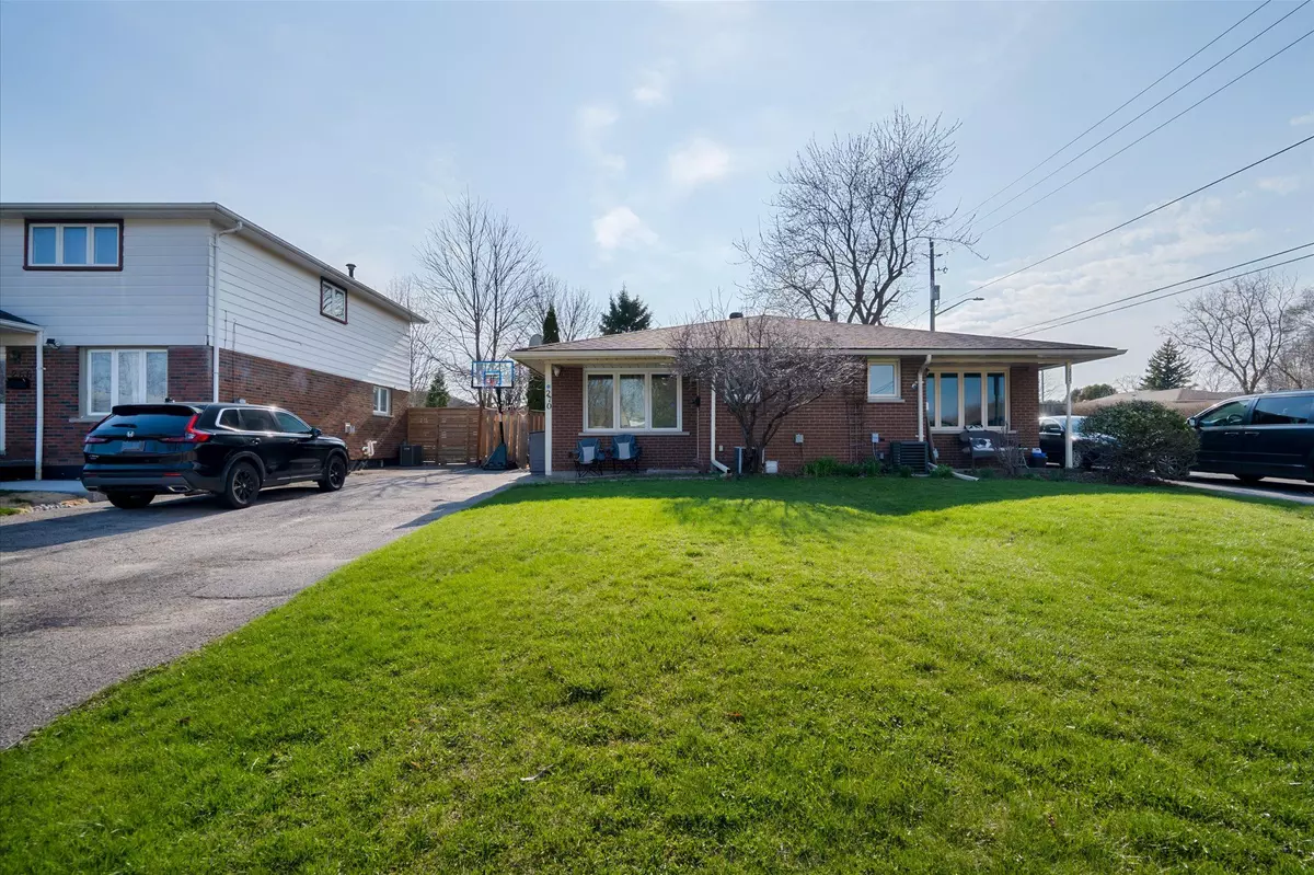 Oshawa, ON L1G 6H3,270 Coventry CT