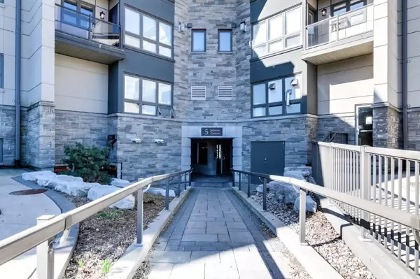 5 Jacksway CRES #317, London North, ON N5X 3T6