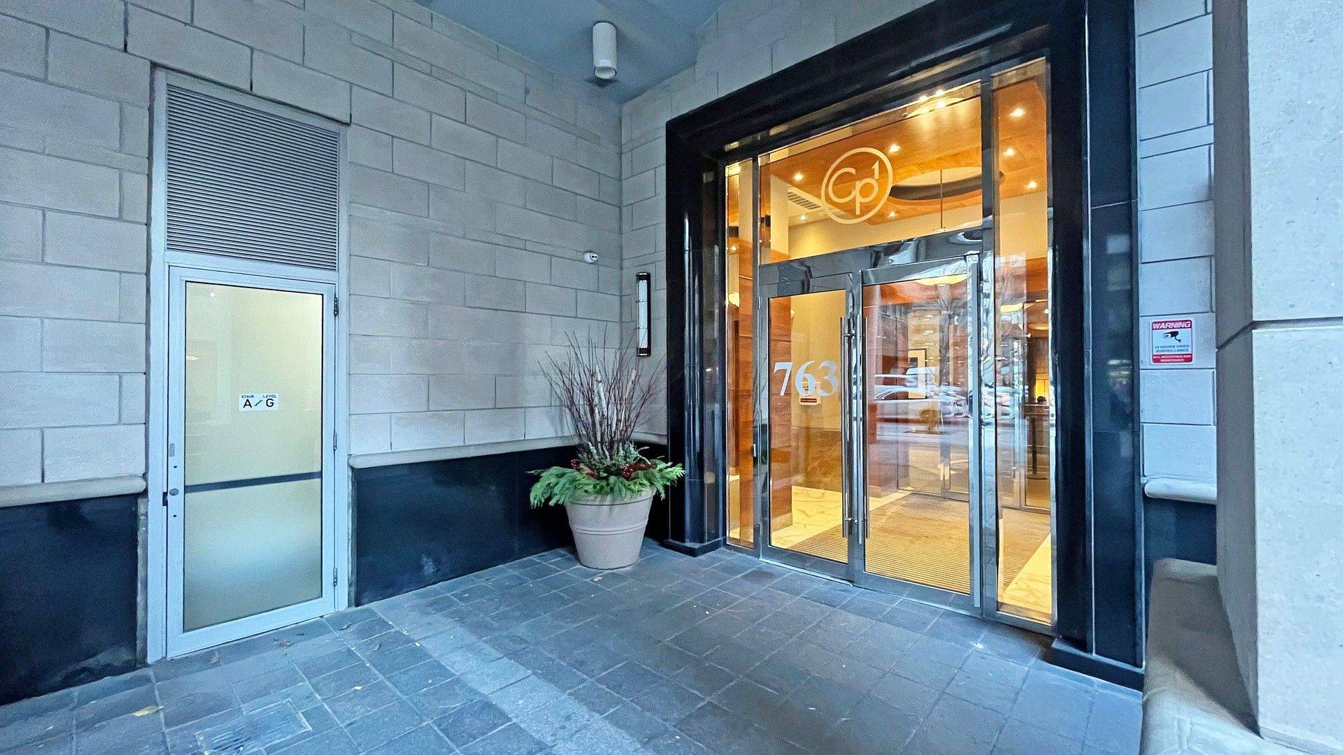Toronto C01, ON M5G 2R3,763 Bay ST #2013